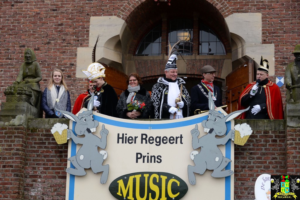 ../Images/Sleuteloverdracht gemeentehuis 2017 005.jpg